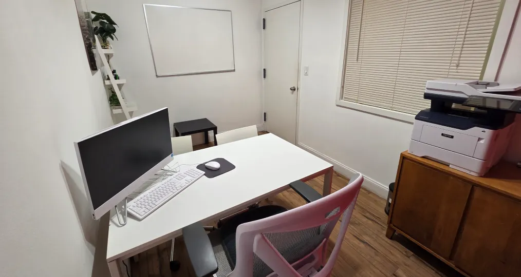 704-J: 4-Person Meeting Room in Manhattan, New York City: SaGE@276Fifth in New York, New York