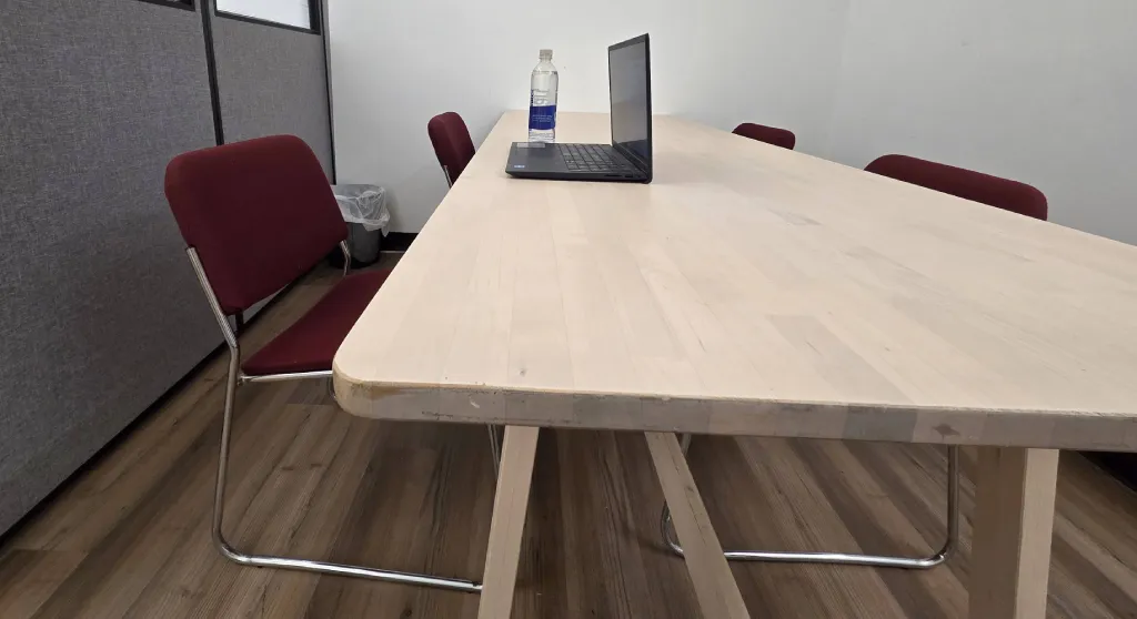 Coworking-desk-east-harlem-f1_20260331_145657